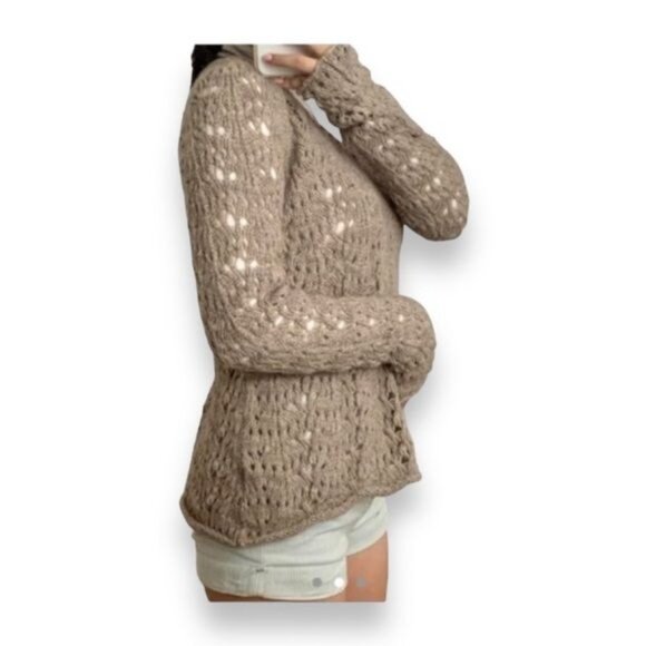 American Eagle Women’s V Neck Loose Knit Wool Blend Sweater, size M - Picture 2 of 11